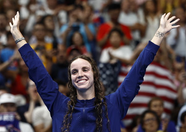 Swimming &#8211; Women&#8217;s 200m Backstroke Victory Ceremony