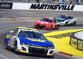 NASCAR, Motorsport, USA NOCO 400 Apr 16, 2023; Martinsville, Virginia, USA; NASCAR Cup Series driver Chase Elliott (9) r